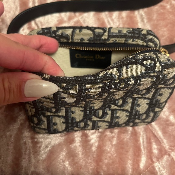 Authentic Dior mini saddle belt bag - Picture 2 of 4